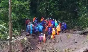Pencarian Korban Longsor di Kawasan Hutan Raden Soerjo Terus Dilakukan
