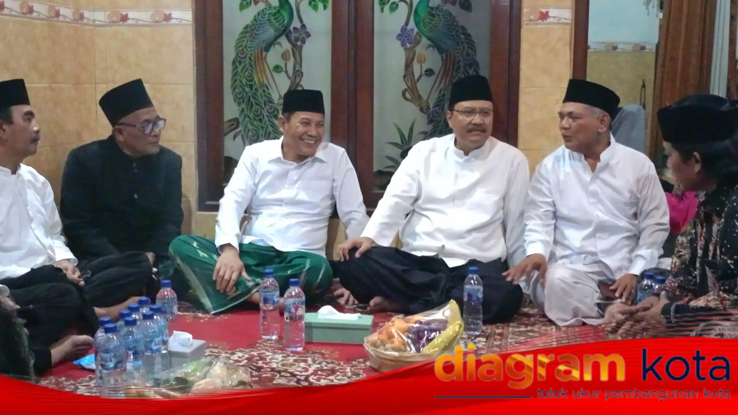 Mensos Serahkan Santunan dan Ingatkan Potensi Bencana Alam