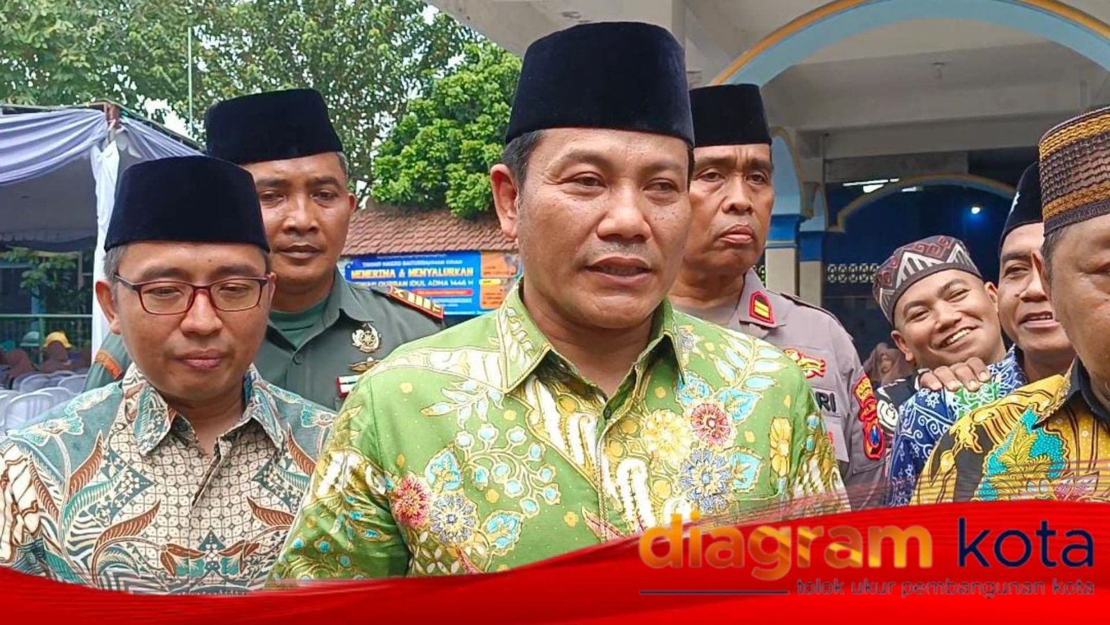 Bupati Sidoarjo subandi