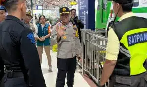 Pastikan Mudik Nyaman Kapolres Madiun Kota Pantau Keamanan di Stasiun Kereta Api