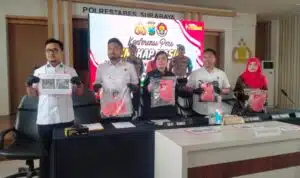 Anak Tega Aniaya Ayah Kandung hingga Tewas, Polisi Ungkap Fakta Mengejutkan di Surabaya