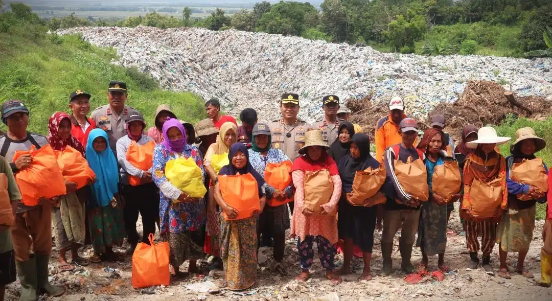 Jumat Berkah, Polres Sumenep Gelar Baksos di TPA Wujud Kepedulian Terhadap Sesama