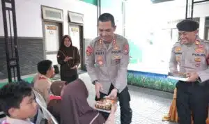 Program Pasabber Kapolres Situbondo Berbagi Makanan Bergizi Untuk Anak Berkebutuhan Khusus