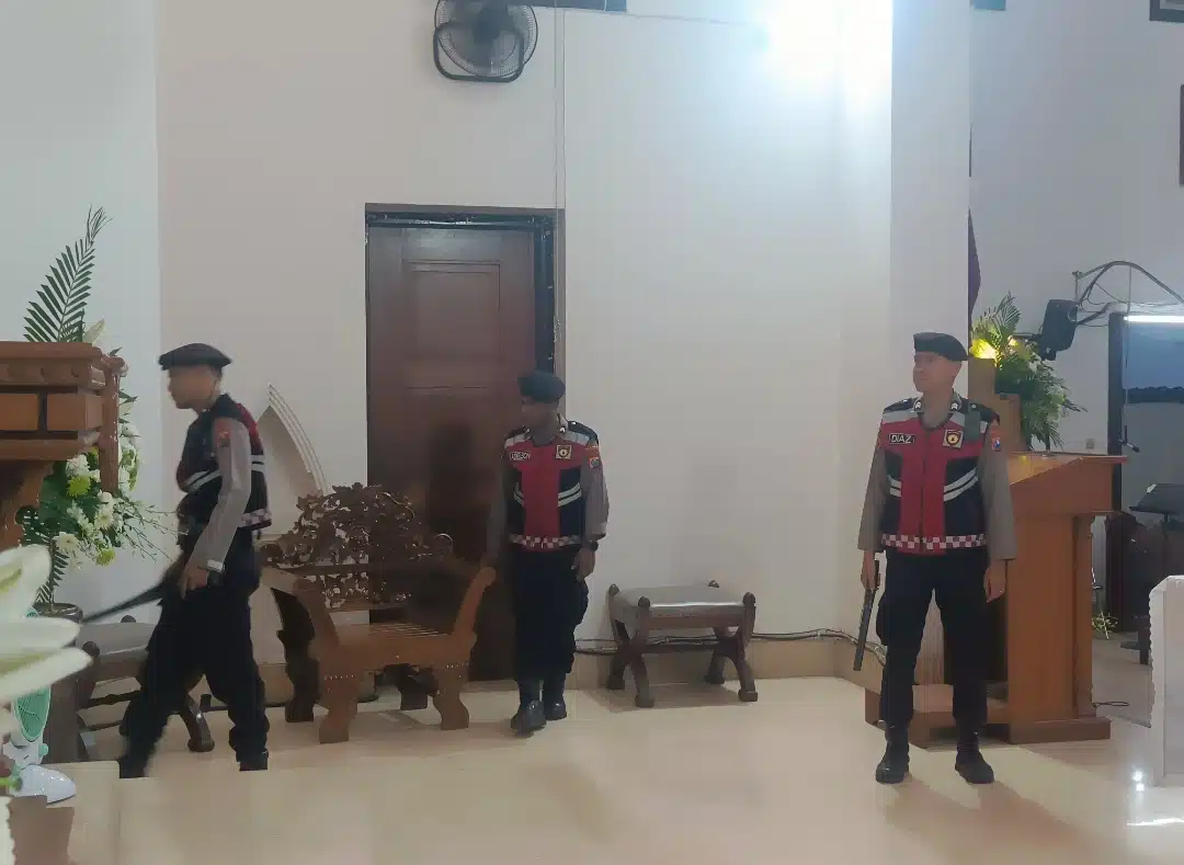 Polres Blitar Kota Lakukan Sterilisasi Gereja Jamin Keamanan Ibadah Rangkaian Paskah