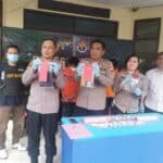 Polsek Gayungan Surabaya Tangkap 5 Orang Terkait Kasus Judi Online