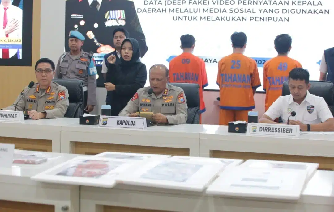 Polda Jatim Amankan Tiga Tersangka Pembuat dan Penyebar Video Hoax Catut Nama Gubernur