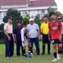 Bentuk Dukungan, Sekretaris Komisi B DPRD Surabaya Buka Turnamen Sepak Bola U 11 Lapangan Dukuh Menanggal