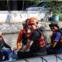 Peringati Hari Bumi ,PDAM Bersama Wali Kota Surabaya Eri Cahyadi Susur Sungai dan Bersih-Bersih Kali Surabaya