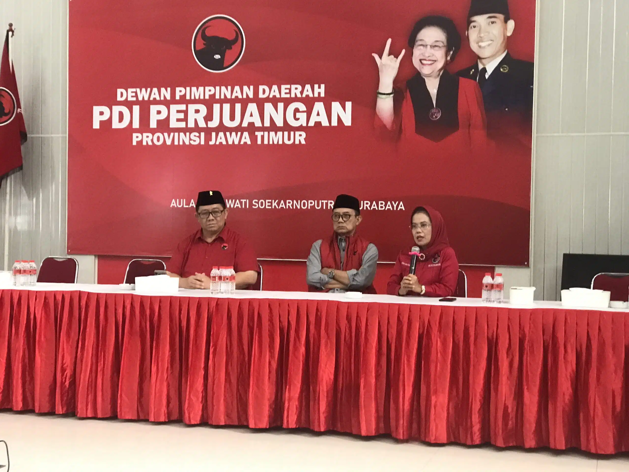 Adi Sutarwijono Di Copot Dari Ketua DPC PDIP Surabaya, Yordan Batara Goa Jadi Pengganti Sementara