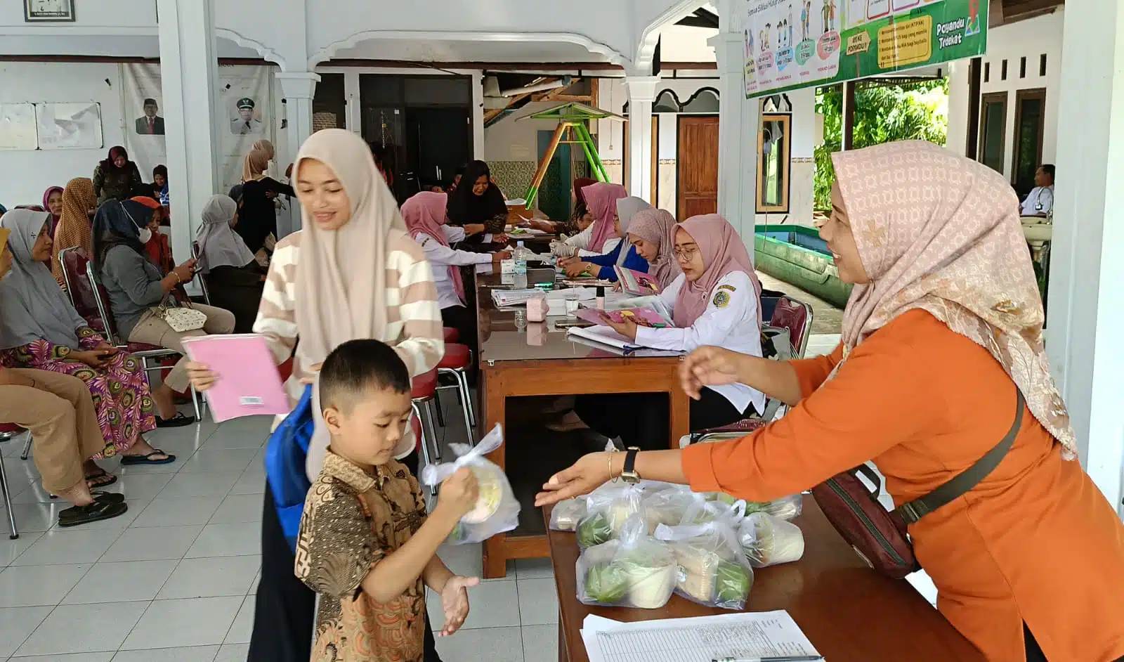 Pelayanan Kesehatan Terpadu untuk Masyarakat Desa Dono Tulungagung 