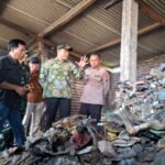 Bupati Sidoarjo Sidak Pabrik Tahu di Tropodo, Ultimatum Stop Gunakan Bahan Bakar Plastik