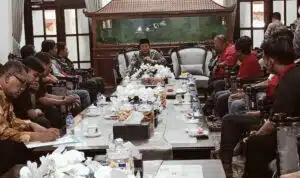 Subandi Buka Pintu Audiensi untuk Manajemen Deltras Sidoarjo