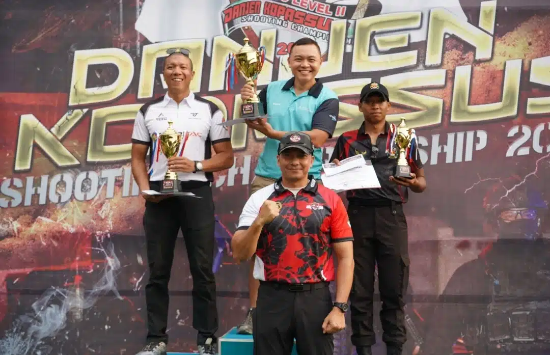 Delapan Dari 17 Taruna Akpol Raih Piala di Kejuaraan Menembak Danjen Kopassus