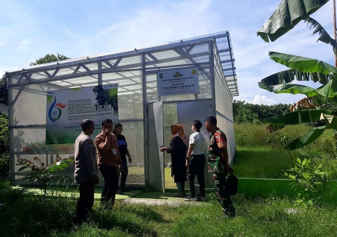 Polres Pelabuhan Tanjung Perak Giatkan Program Ketahanan Pangan Melalui Kolaborasi dengan Petani Lokal
