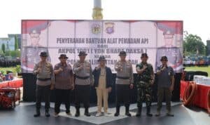 Tanggap Bencana Karhutla, Alumni Akabri 91 Salurkan 9 Mesin Pompa Air dan Alat Pemadam Api ke Polda Kalteng