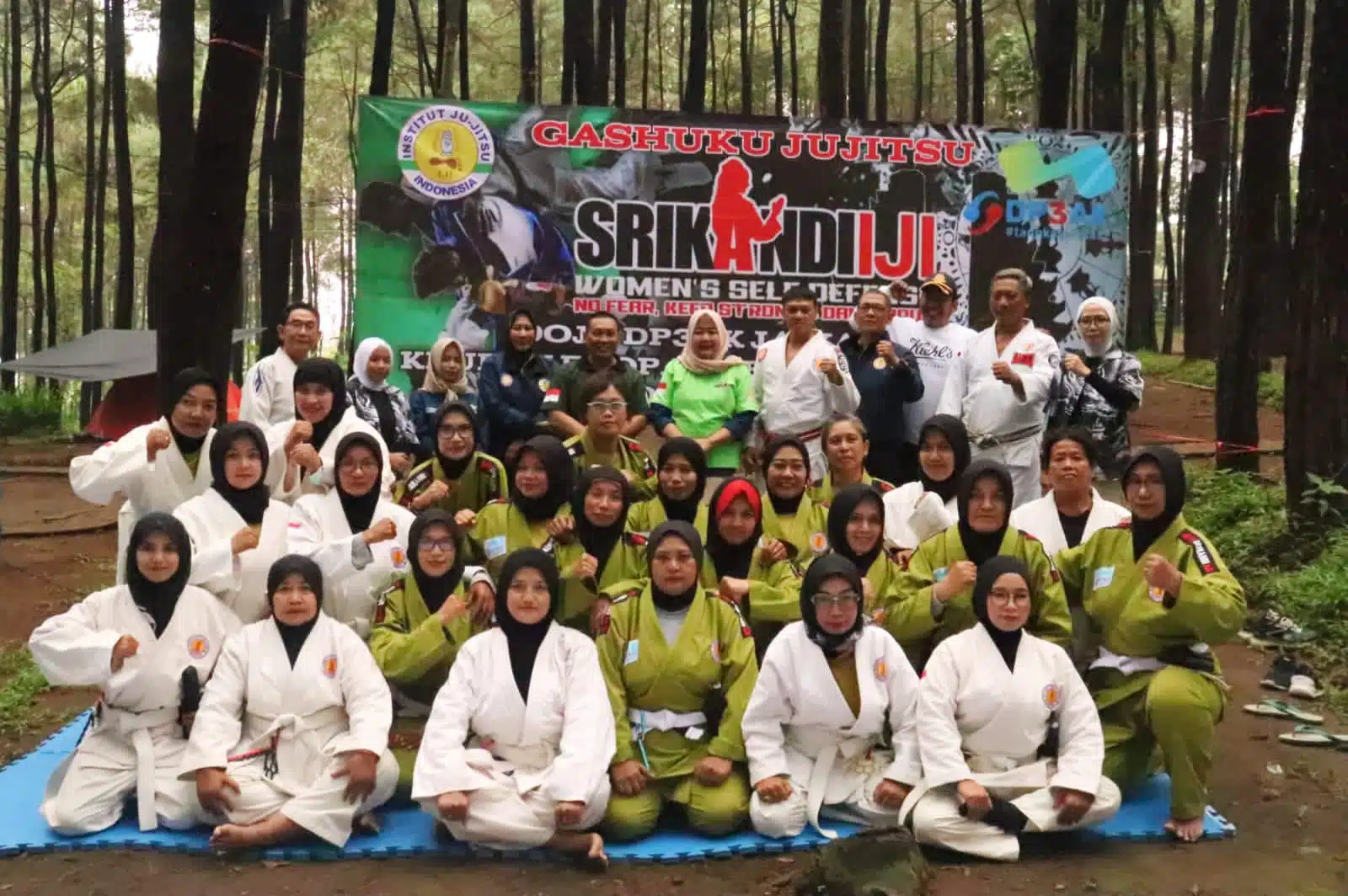 DP3AK Jatim Cetak Ojol Perempuan Tangguh Lewat Gashuku Jujitsu