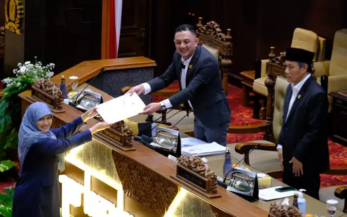 Dukung Raperda, Fraksi PKS Jatim Soroti Pentingnya Landasan Hukum yang Tegas dan Komprehensif