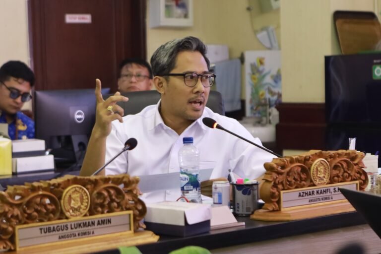 DPRD Dorong Zona Ekspresi Legal, Azhar Kahfi: Vandalisme Surabaya Bukan Sekadar Coretan, tapi Soal Kesadaran 1 Azhar Kahfi DPRD Surabaya Satgas Kampung Pancasila vandalisme Surabaya