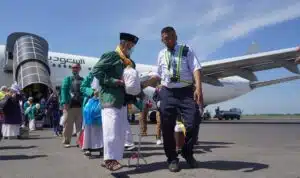 Debarkasi haji Jatim tiba di bandara Juanda, pelayanan jamaah sampai 10 Juli 2025