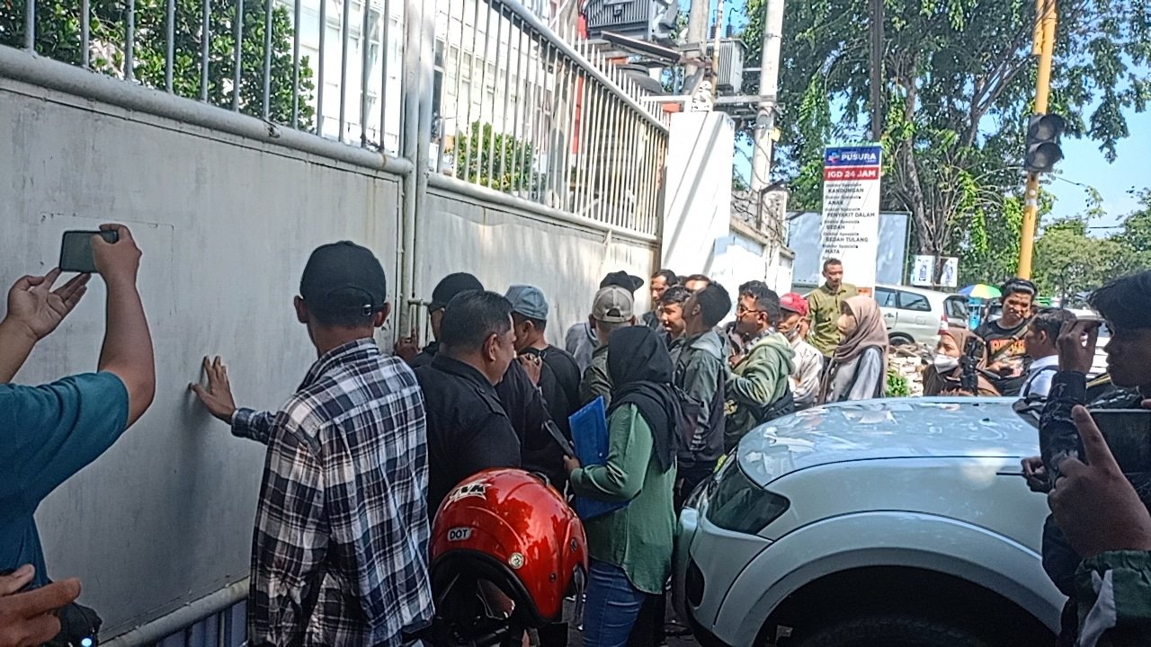 Suasana mantan pegawai 