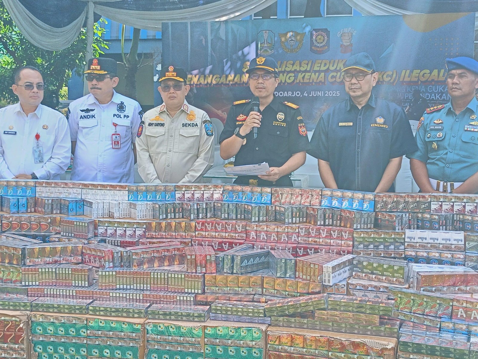 Bea Cukai Jatim Musnahkan Barang Ilegal Hasil Penindakan, Tegaskan Komitmen Tegakkan Hukum