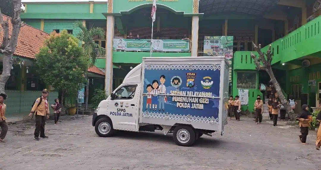 Polda Jatim Konsisten Penuhi Gizi Pelajar, Program MBG Masuki Hari Keempat