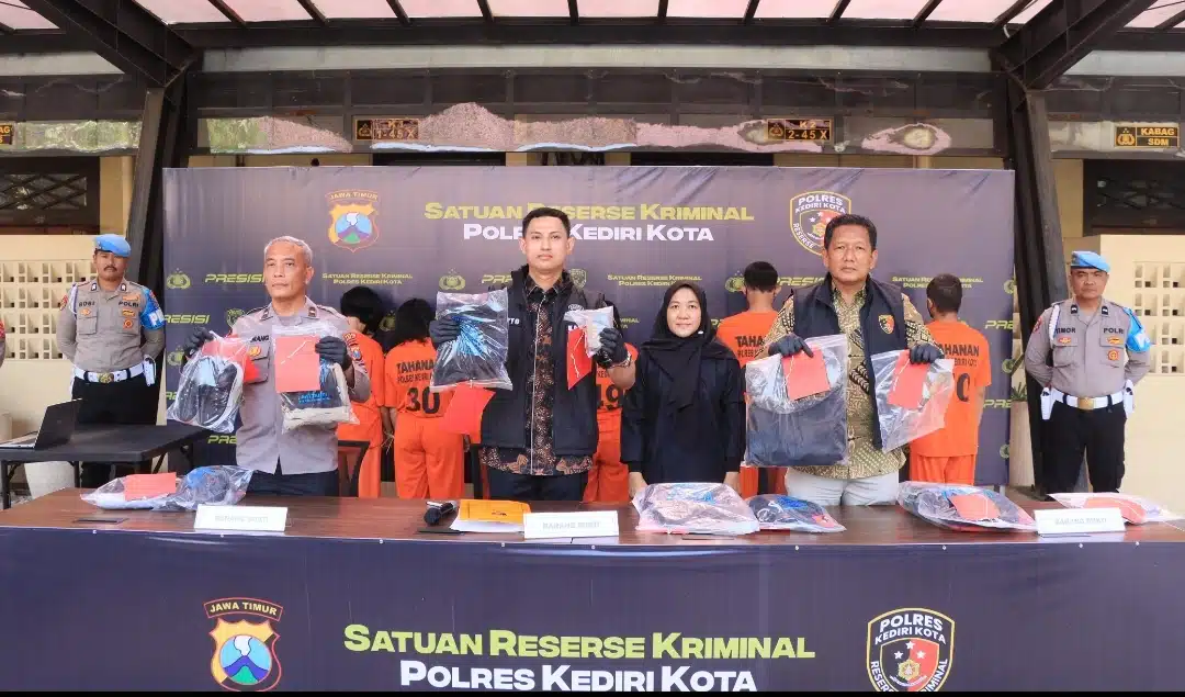 Polres Kediri Kota Berhasil Amankan 4 Wanita Komplotan Pencurian Lintas Provinsi yang Videonya Viral