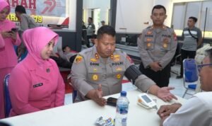 Sambut Hari Bhayangkara ke-79, 100 Personel Polres Pasuruan Donor Darah untuk Kemanusiaan