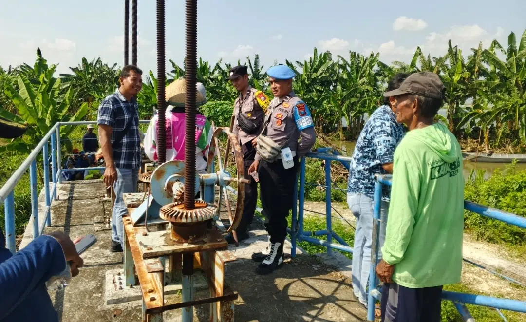 Polres Tuban Turun Tangan Atasi Pendangkalan Kali Avur Penyebab Banjir