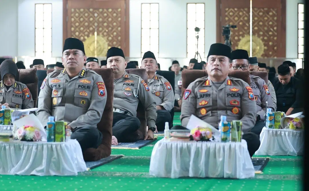 Dedikasi Untuk Indonesia Damai Polda Jatim Gelar Doa dan Zikir Bersama Sambut Hari Bhayangkara ke – 79