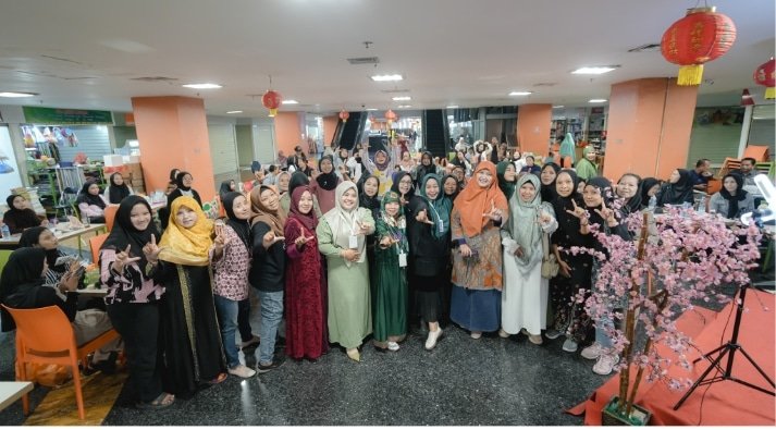 Tingkatkan Keterampilan Perempuan, Lilik Hendarwati Inisiasi Pelatihan MUA