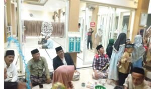 Malam Takbiran di Siwalankerto, Muhaimin Ajak Warga Bangun Kota yang Beradab