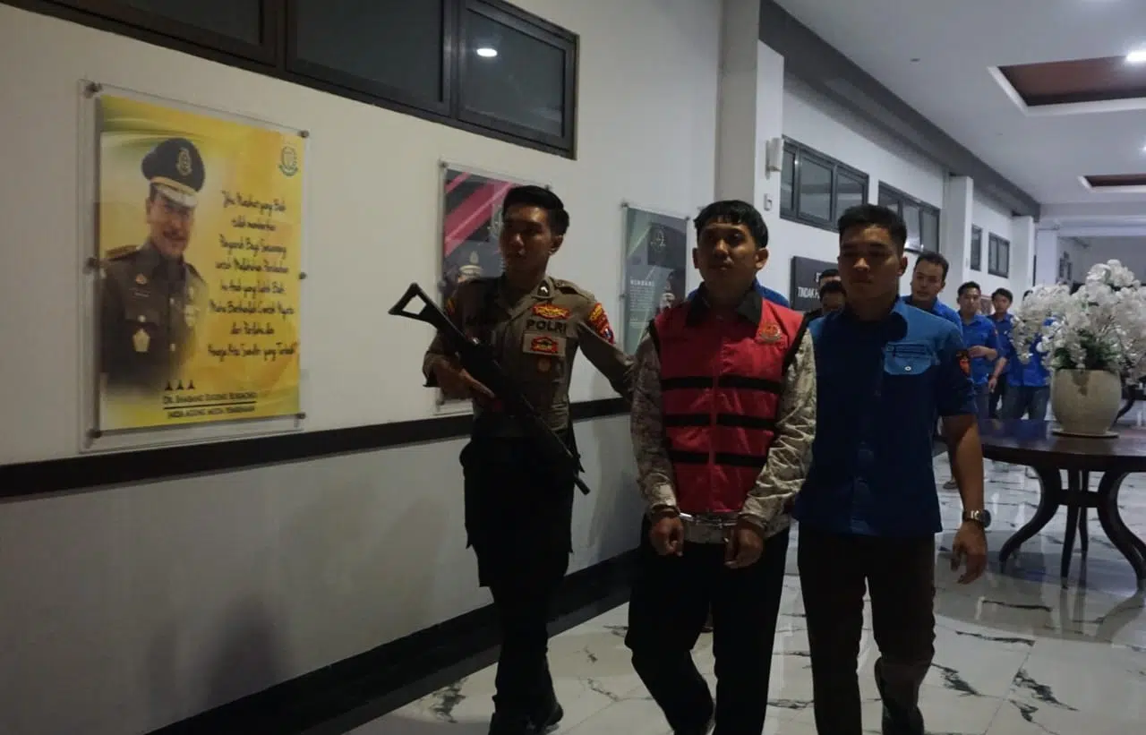 Kejari Sidoarjo Tahan Dua Tersangka Korupsi Penyertaan Modal BUMDes Jimbaran Kulon