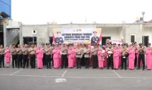 Kapolres Pelabuhan Tanjung Perak Pimpin Upacara Kenaikan Pangkat 47 Personil