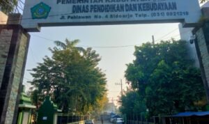 Penerimaan Siswa Baru SMPN Sidoarjo Dikecam: Titipan Pejabat Diakomodir, Warga Tak Mampu Tersingkir!