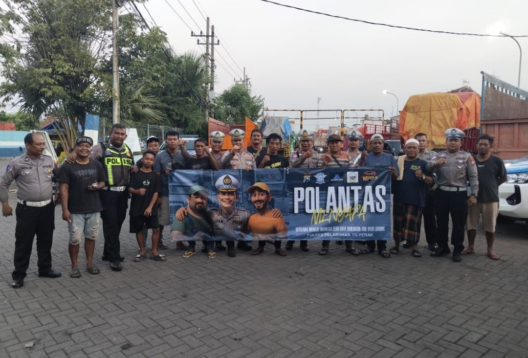 Jelang Operasi Patuh 2025, Satlantas Polres Pelabuhan Tanjung Perak Ajak Sopir Truk Ngopi Bareng Tekankan Kesadaran Kolektif