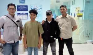 656758BB-7B5F-4F40-82C3-FC4FB89EE2B3 656758BB 7B5F 4F40 82C3 FC4FB89EE2B3