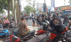 bentrok di jalan embong malang