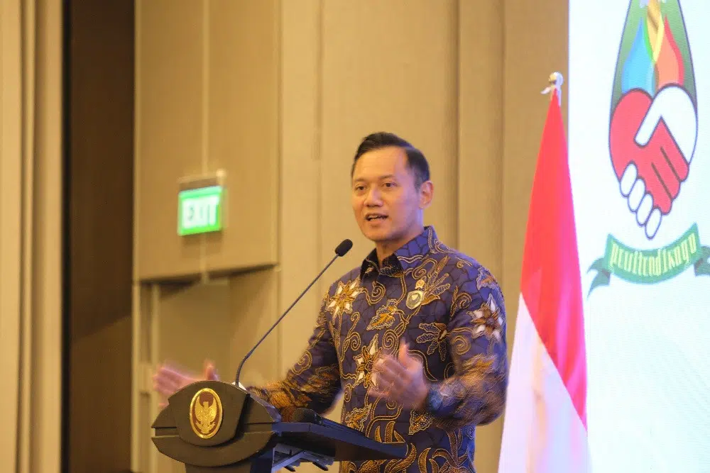 Kereta Cepat Jakarta-Surabaya 3 Jam, AHY Soroti Nasib Penerbangan
