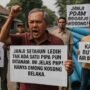 Protes Warga Desa Pagerwojo