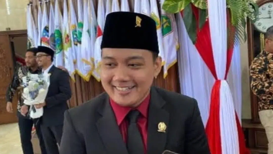 Mobil Listrik Bebas PKB, DPRD Jatim Desak Evaluasi Kebijakan