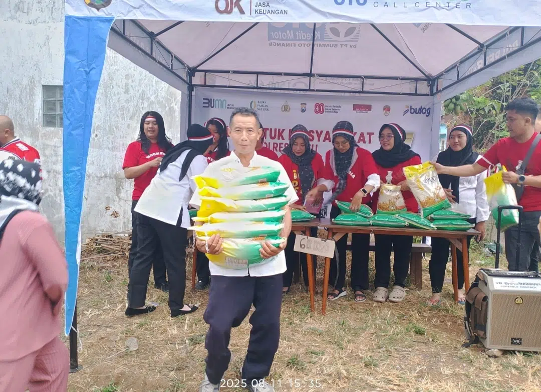 Semarak Kemerdekaan Warnai Gerakan Pangan Murah Polres Batu