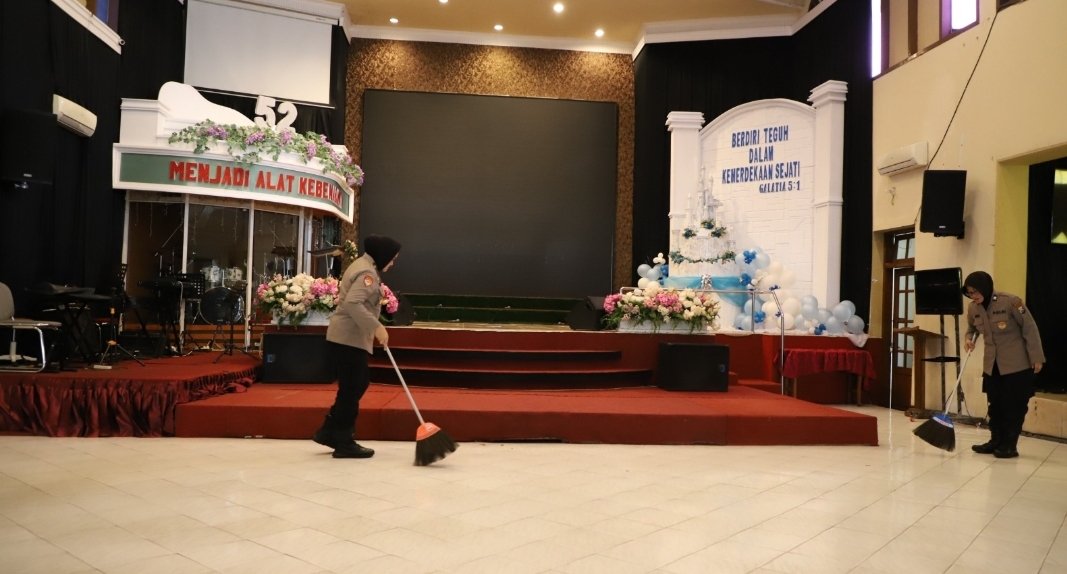 Sambut HUT ke-77, Polwan Polresta Malang Kota Gelar Bakti Religi di Sejumlah Tempat Ibadah