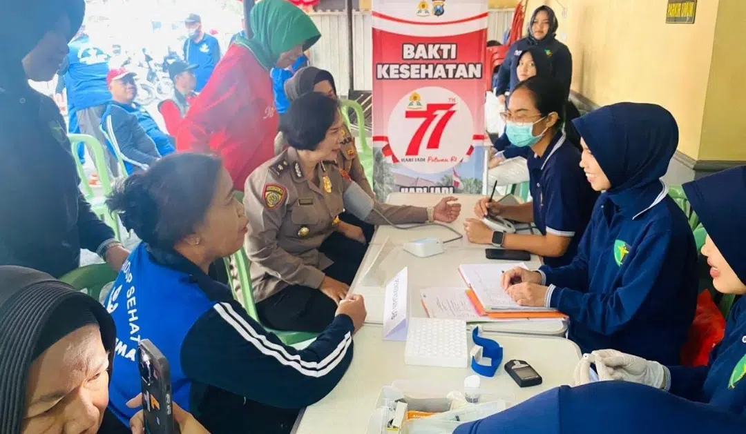 Jelang HUT ke-77: Polwan Polresta Malang Kota Gelar Bakti Kesehatan Gratis untuk Lansia