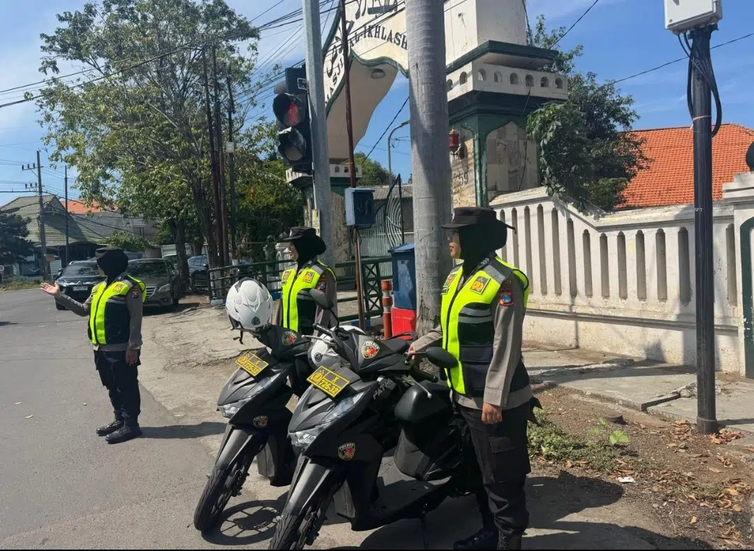 Wujud Polri Presisi, Polwan Polres Pelabuhan Tanjung Perak Hadir di Tengah Masyarakat