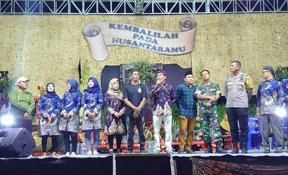 Pesta Rakyat Gresik, Tokoh Nasional Senator Lia Istifhama Semarakkan Sedekah Bumi dan Gerebek Ayam 3,2 Ton di Sidowungu 3 pesta rakyat gresik