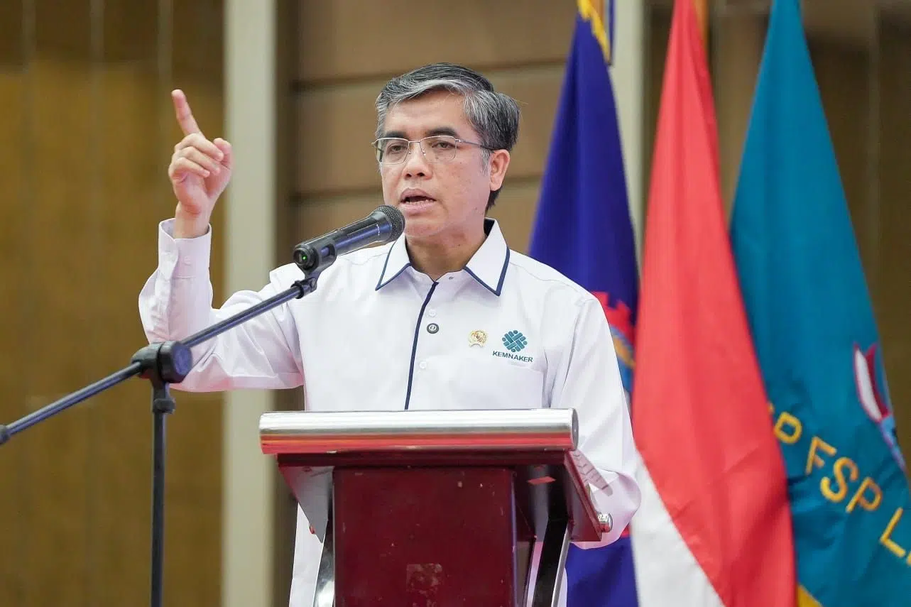 Menaker Yassierli Tanggapi Isu PHK Massal PT Gudang Garam