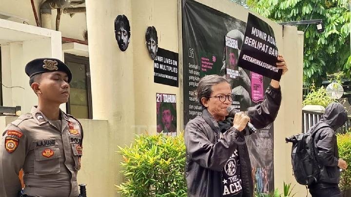 Masyarakat Kepung Kantor Komnas HAM Minta Penyelesaian Kasus Munir