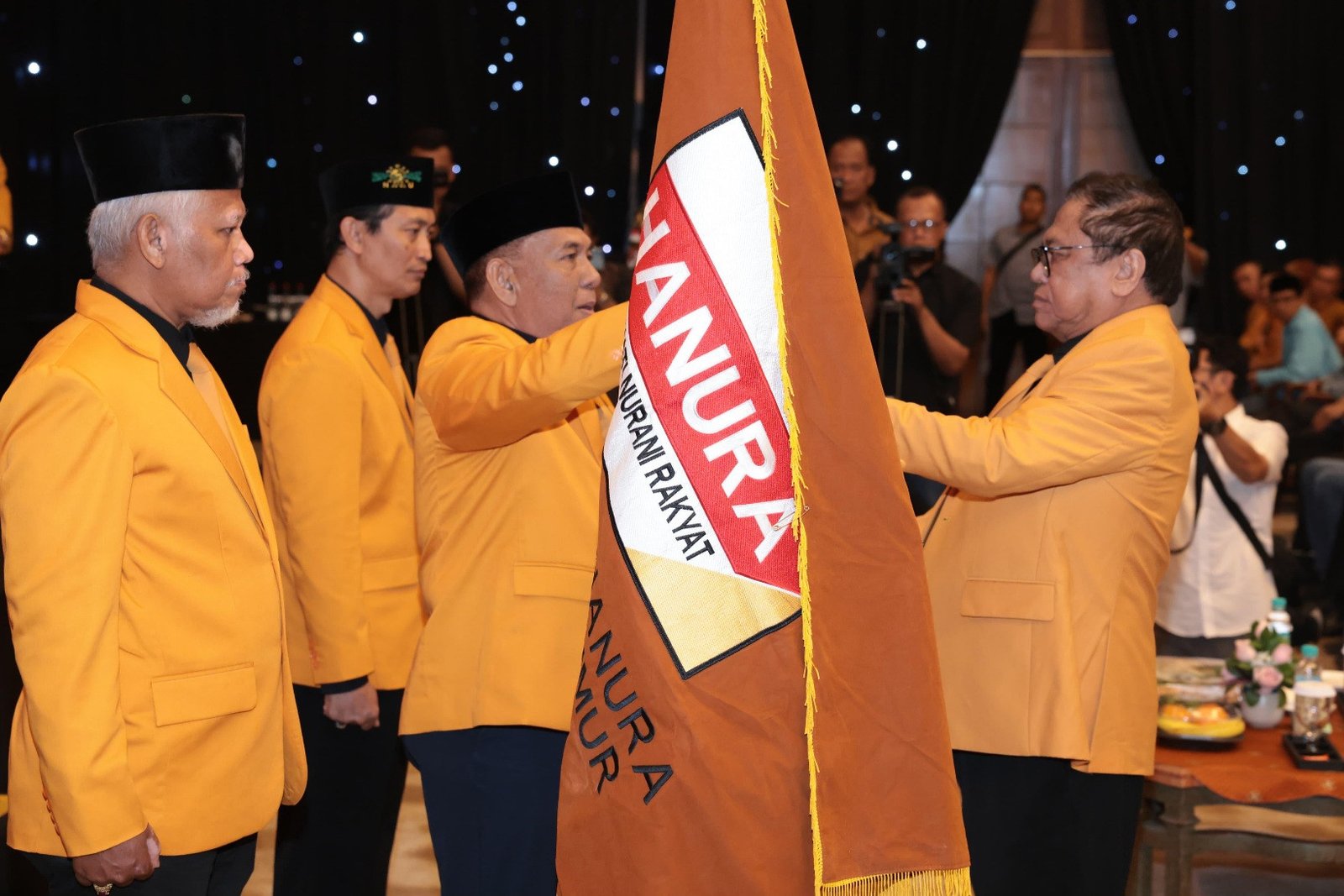 Wejangan OSO Saat Pelantikan Kepengurusan Hanura Jatim 7 Wejangan OSO Saat Pelantikan Kepengurusan Hanura Jatim