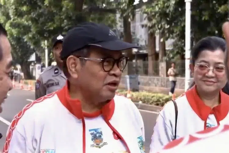 Pramono dan Rano Berjalan Santai Bersama 20.000 Warga di Jakarta Selatan dalam Fun Walk 2025